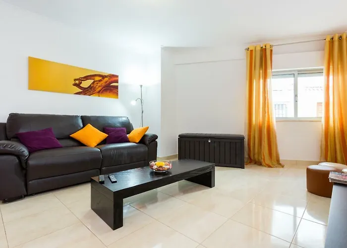 Arenga * לאגוּ‏ש